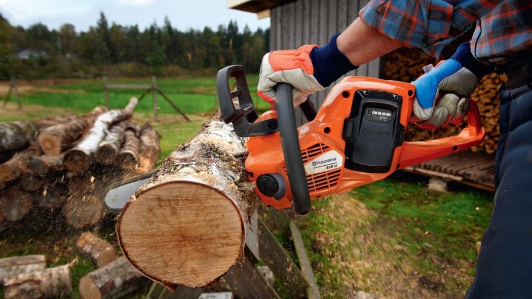 Łańcuchowa pilarka akumulatorowa (fot. Husqvarna)