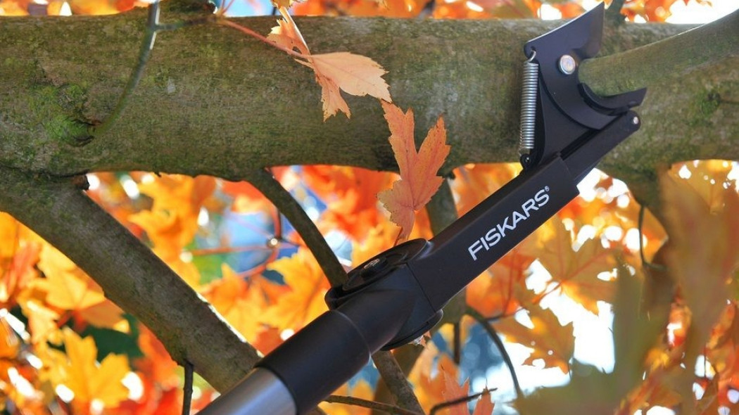 Sekator uniwersalny żyrafa (fot. Fiskars)