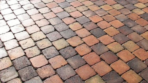 Jakim preparatem zabezpieczyć nawierzchnię z kostki brukowej?