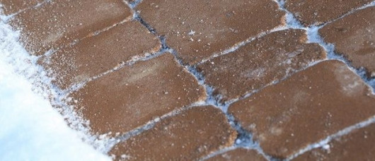 Pielęgnacja kostki brukowej w zimie krok po kroku - porady ekspertów Polbruk