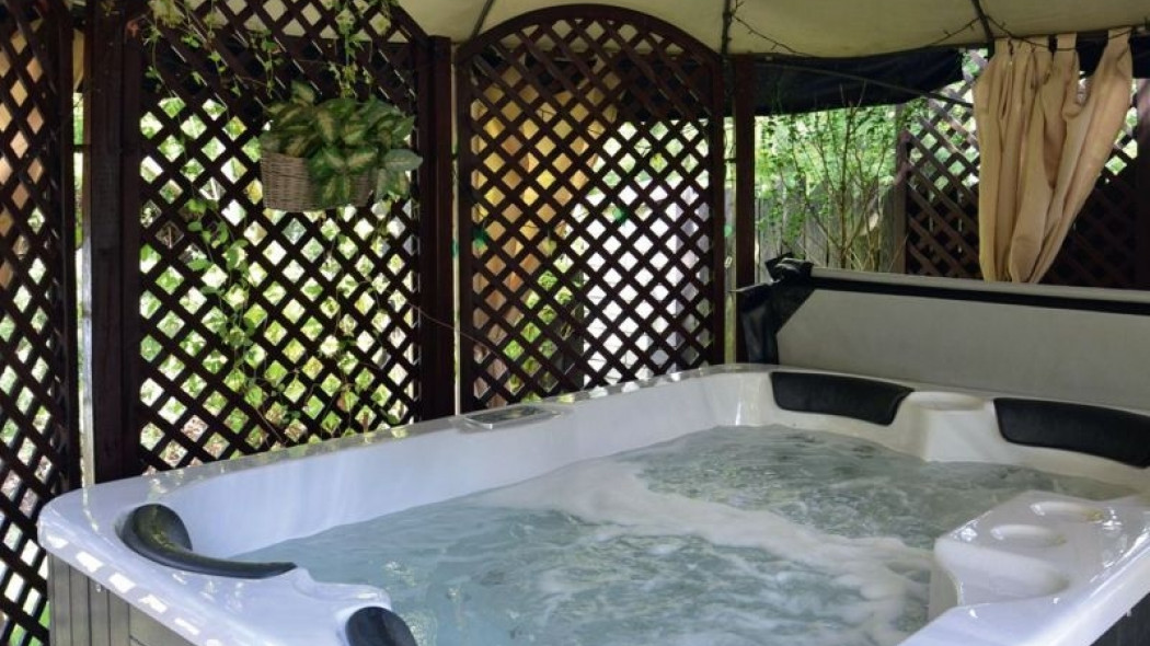 Jacuzzi.jpg
