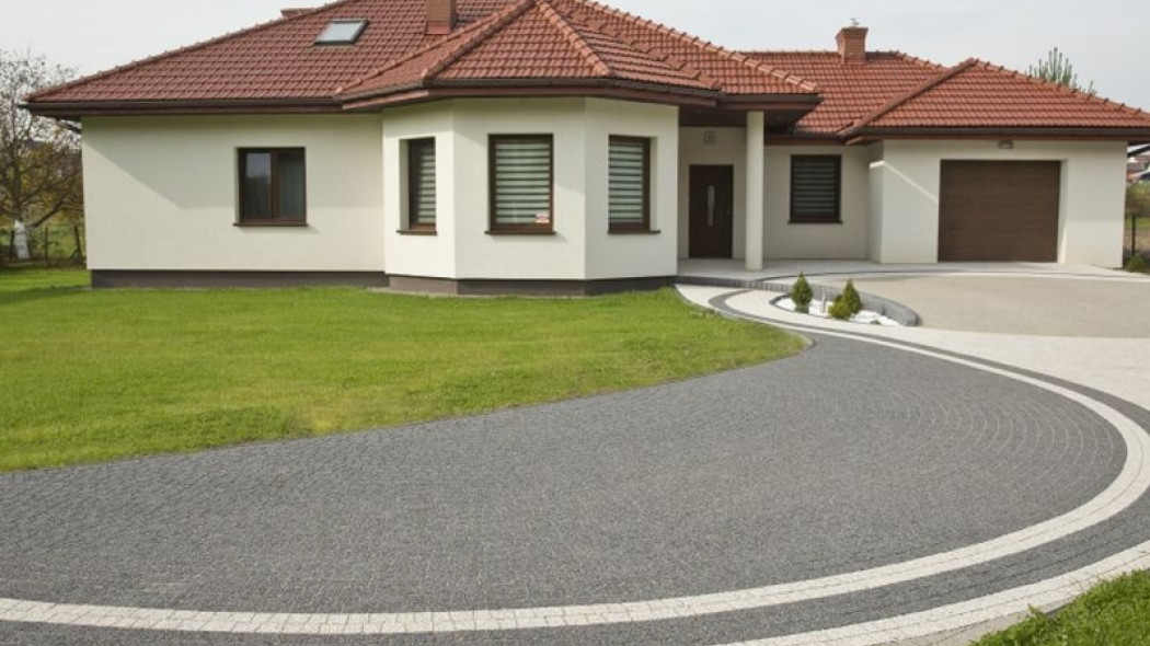 kostka_brukowa_creativ_granit_czarny_kokos_gabro_fot._bruk_bet.jpg