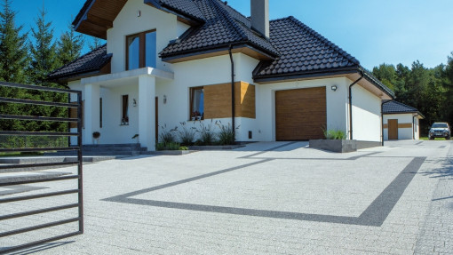 Nawierzchnie ogrodowe: kostka brukowa na ścieżki i podjazdy