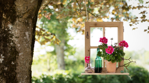 Wiszące okno z pelargoniami | DIY