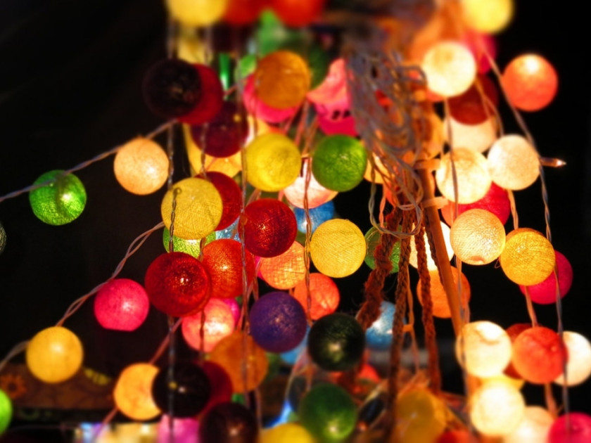 Kolorowe lampiony, fot. moerschy - Pixabay