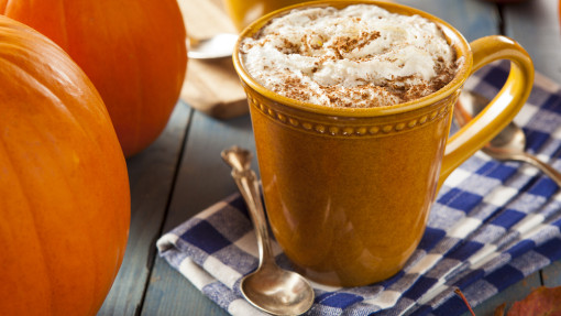 Pumpkin Spice Latte – kawa z mlekiem i dynią