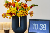 Home Office wśród kwiatów | Bukiety w domowym biurze
