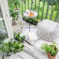 Meble do małych ogrodów i na balkon | Jakie wybrać, by stworzyć wielofunkcyjną przestrzeń?