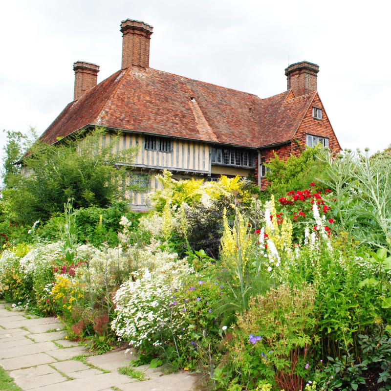 Rabata w ogrodach Great Dixter w Wielkiej Brytanii