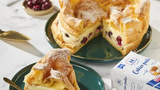 Domowa karpatka jak z cukierni? Z wiśniami smakuje jeszcze lepiej