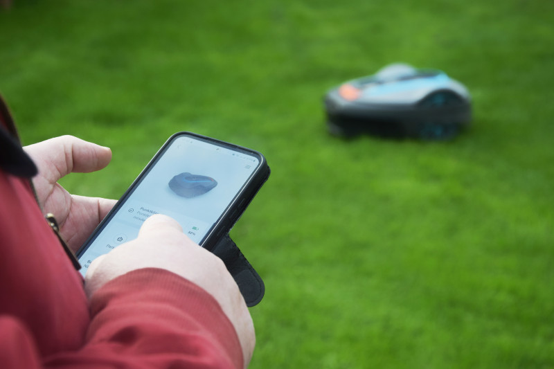 Obsługa robota koszącego za pomocą aplikacji w smartfonie