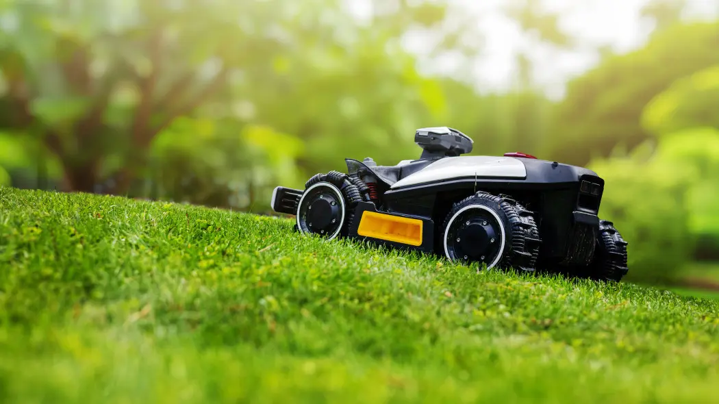 Robot koszący – kiedy warto zdecydować się na zakup i jakie ma zalety?